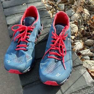 New On Cloud X size 6